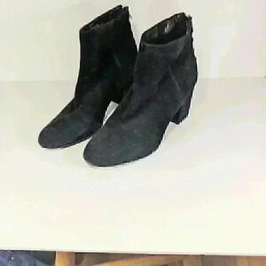 Steve Madden Black Leather Suede Cynthia Bootie